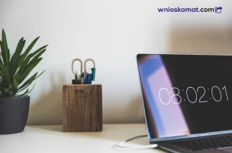 Pożyczka gotówkowa online to nie to samo, co kredyt gotówkowy przez internet. Wyjaśniamy różnice.