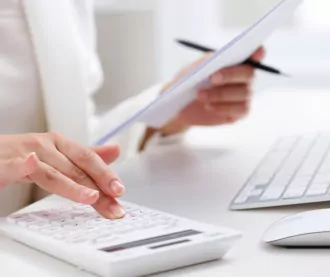 Ile trzeba zarabiać, żeby dostać kredyt gotówkowy?